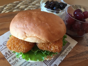 挟むだけ簡単！タルタルフィッシュバーガー