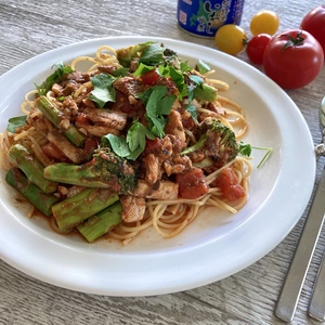 イワシ缶で野菜たっぷりペスカトーレスパゲティ