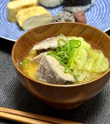 さば缶とキャベツのお味噌汁