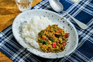 いわしと夏野菜のドライカレー