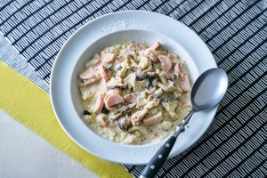 フィッシュソーセージときのこの豆乳クリームリゾット