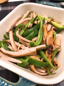 ピーマンとお魚ソーセージソテー