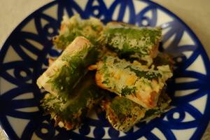 おさかなソーセージの梅肉はさみ揚げ