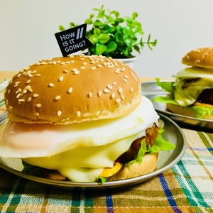 ハンバーグ厚盛BIGで★ズッキーニの夏バーガー