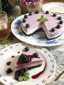 ブルーベリーとヨーグルトのツートンムースケーキ